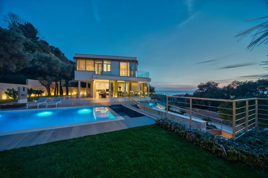 Villa Summer Fairy with outdoor and indoor pool