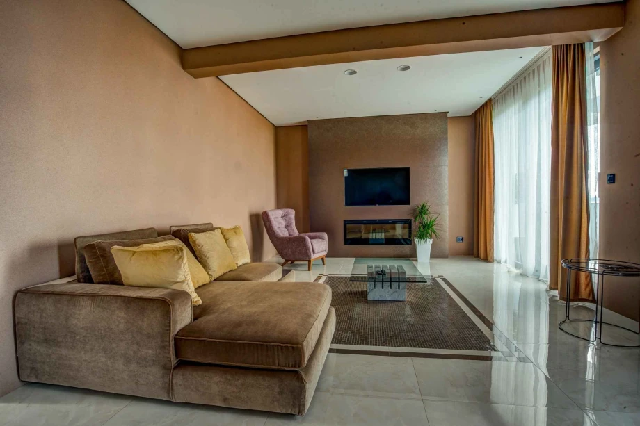 Half Moon Villa A with Shared Pool