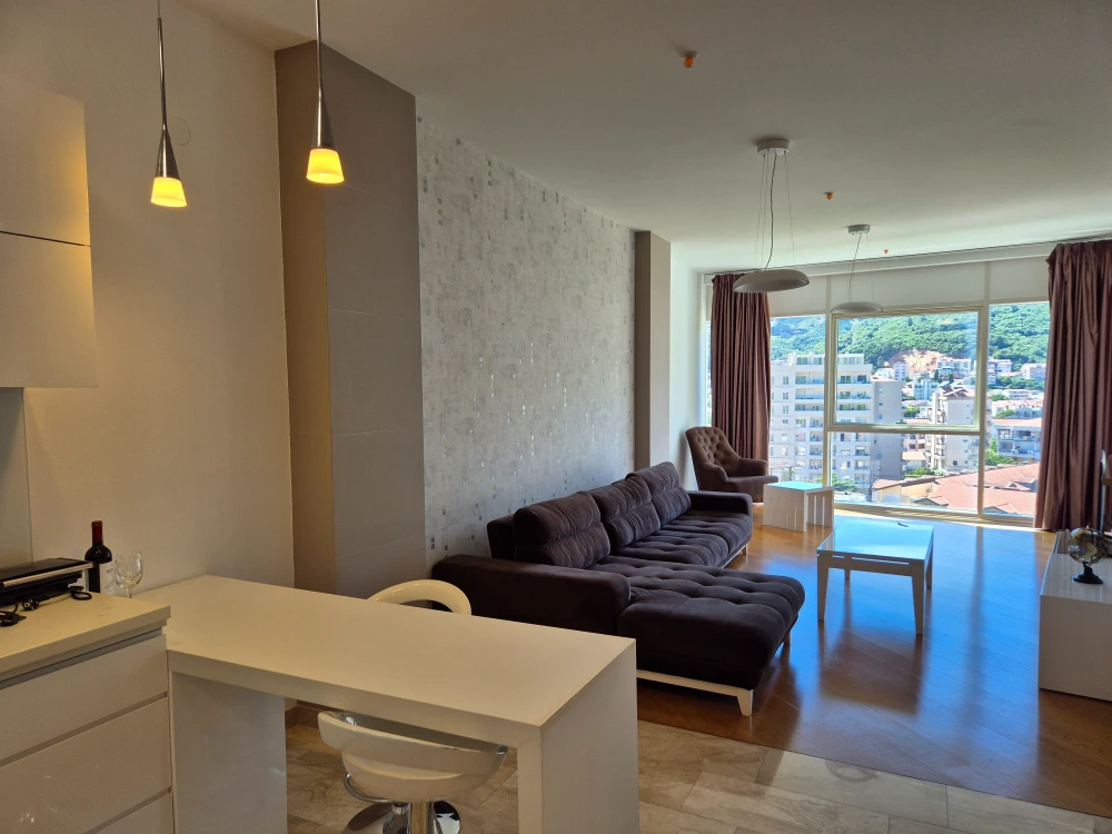 Beautiful Apartment with Stunning Views of the Surrounding Area
