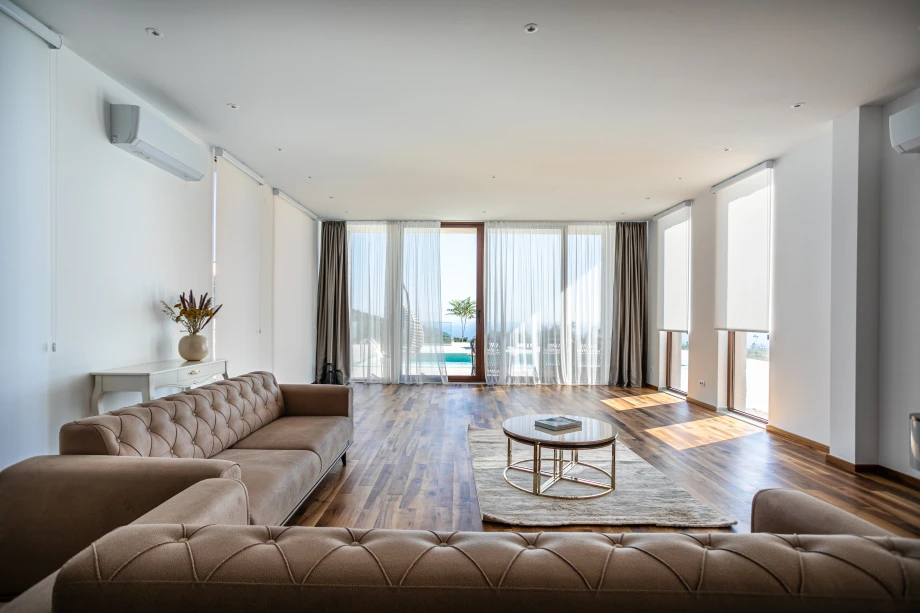 Villa Epsilon